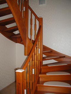 Treppe in Kirschbaum